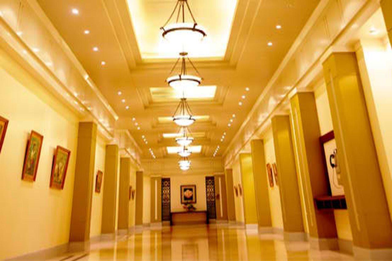 The Royal Mandaya Hotel Davao Exterior photo